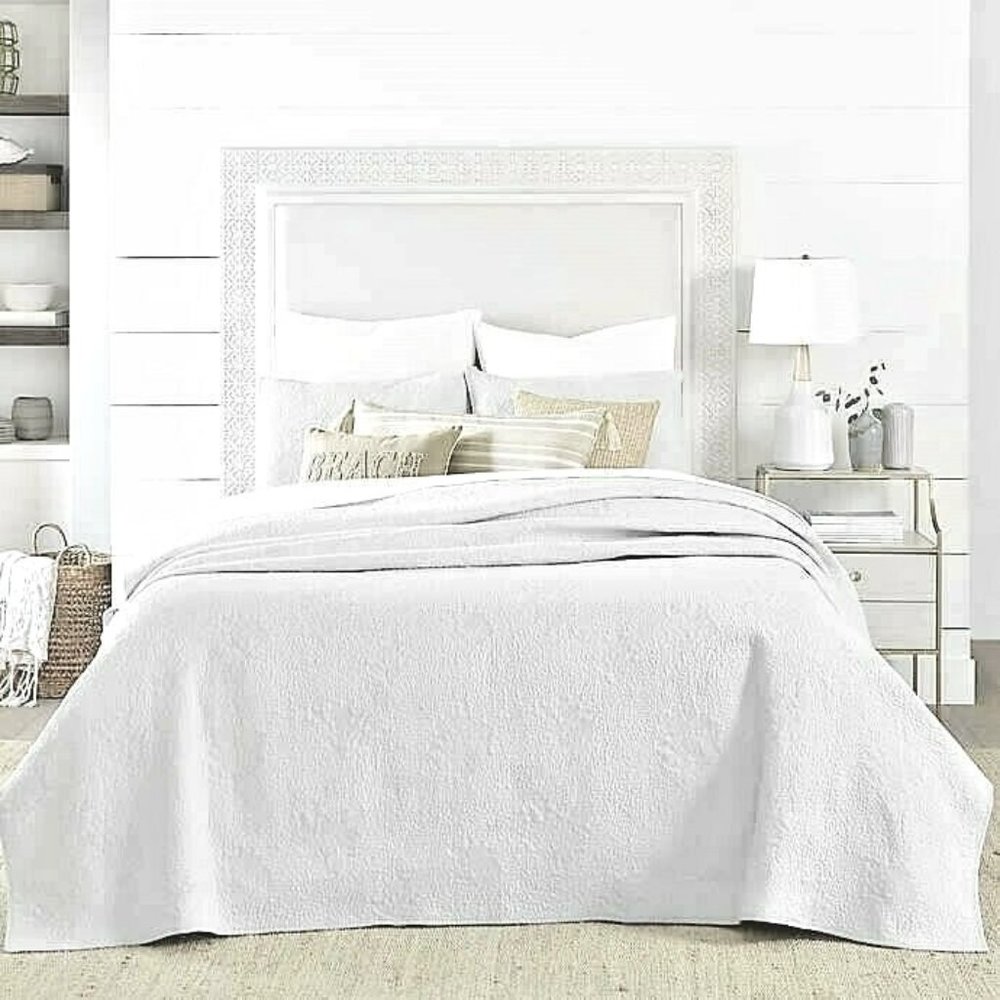 brand new WHITE 3-pc Coastal Living KING Embroidered Coral 100% Cotton Quilt Set